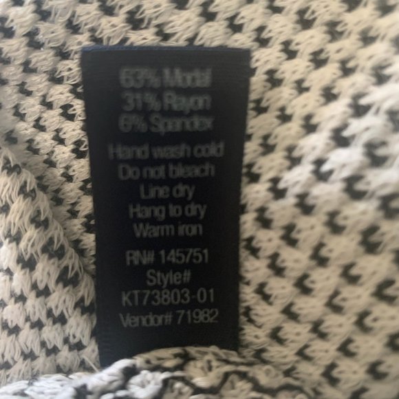 DAYTRIP BUTTON‎ FRONT TIE V-NECK SWEATER LARGE-EUC - Picture 7 of 7